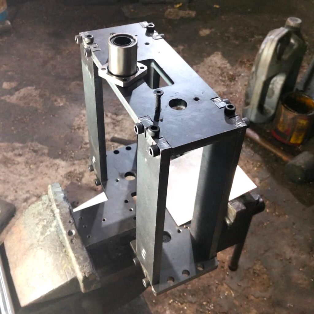 custom part stainless steel hasil laser cutting fiber dengan proses welding dan bending presisi